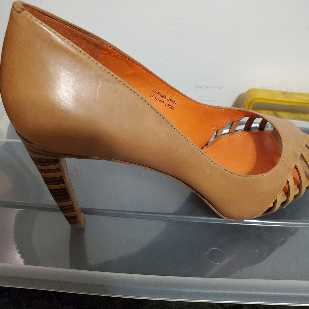 Shoes - Picture 3 of 4